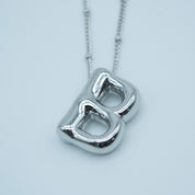 Collares Letra Globo Plateado