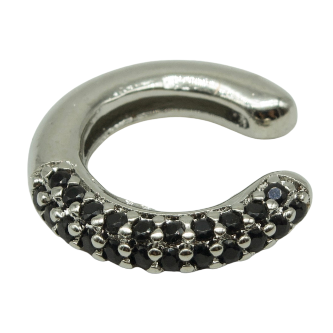 Yvanka Black Earcuff