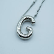 Collares Letra Globo Plateado