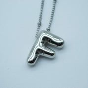 Collares Letra Globo Plateado