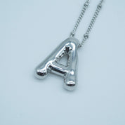 Collares Letra Globo Plateado