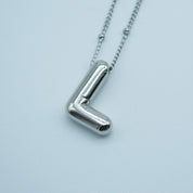 Collares Letra Globo Plateado