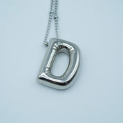 Collares Letra Globo Plateado