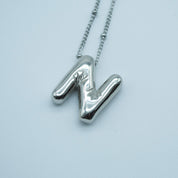 Collares Letra Globo Plateado