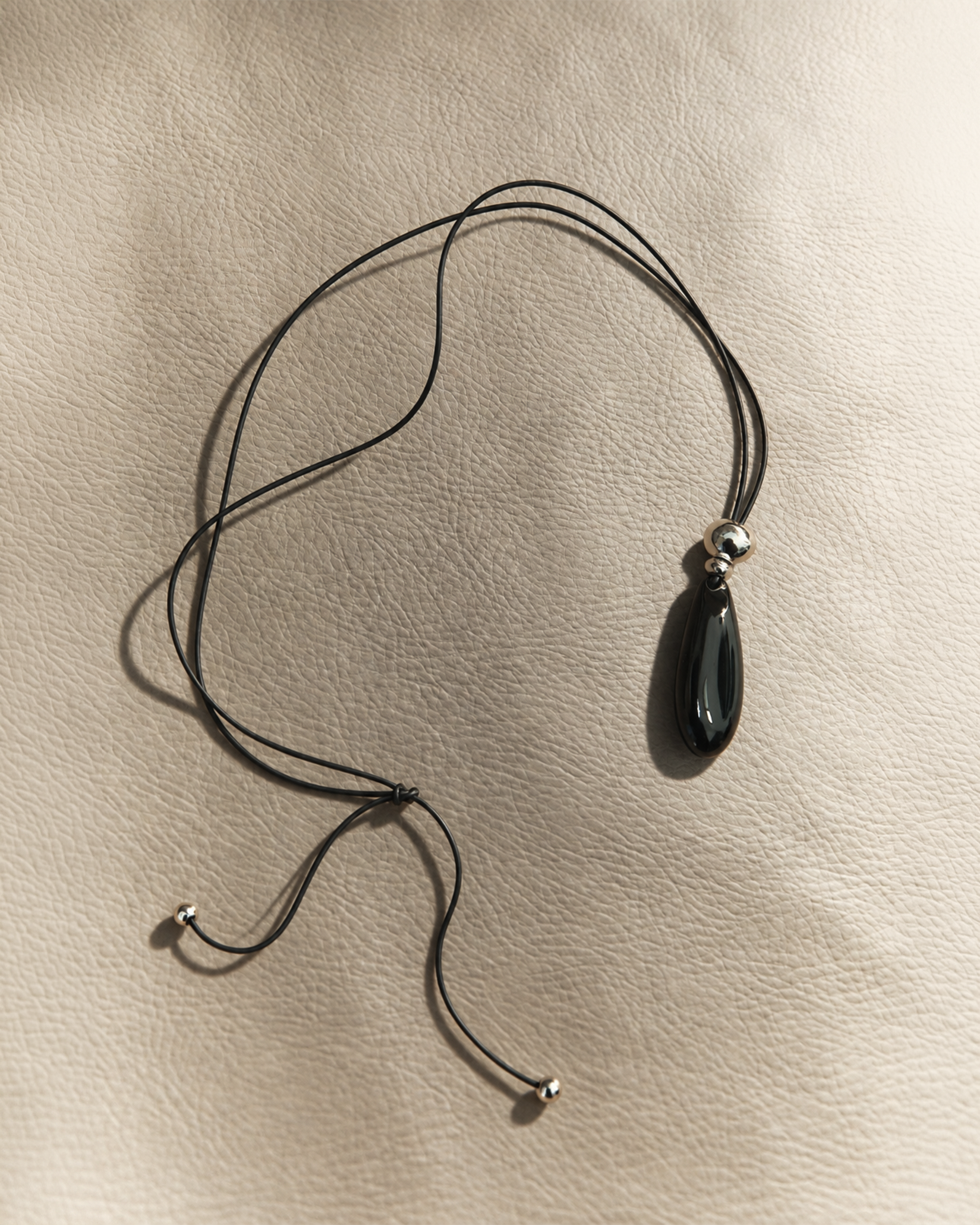 Collar Osaka